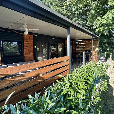 Nobleja Kolpa - Big Berry Metlika Apartma Gradac